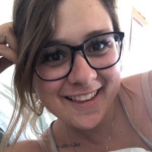 Meet your Posher, Karissa